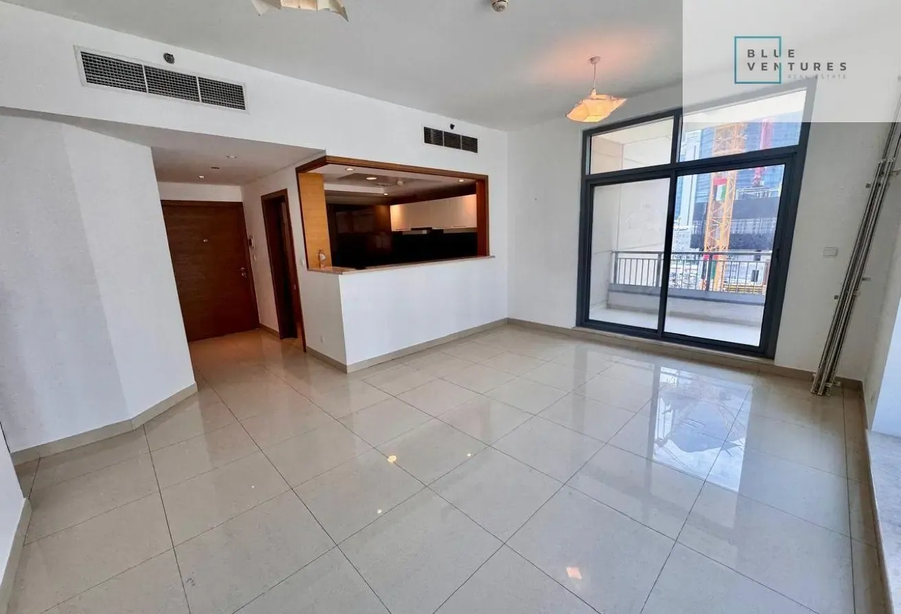 Boulevard View | Corner Unit | Bright Layout
