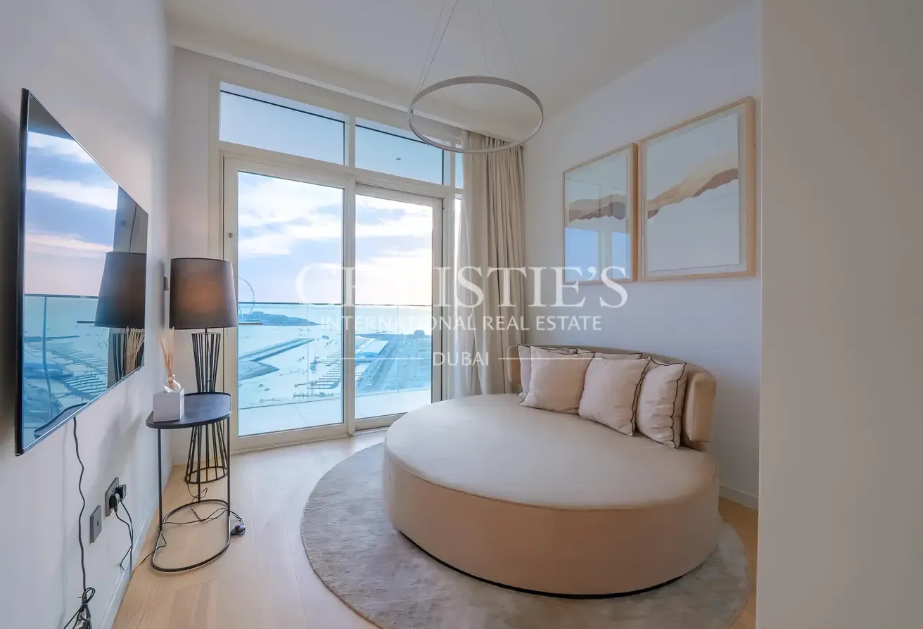 Rule the Skyline: Ultra-Luxury Half-Flr Penthouse