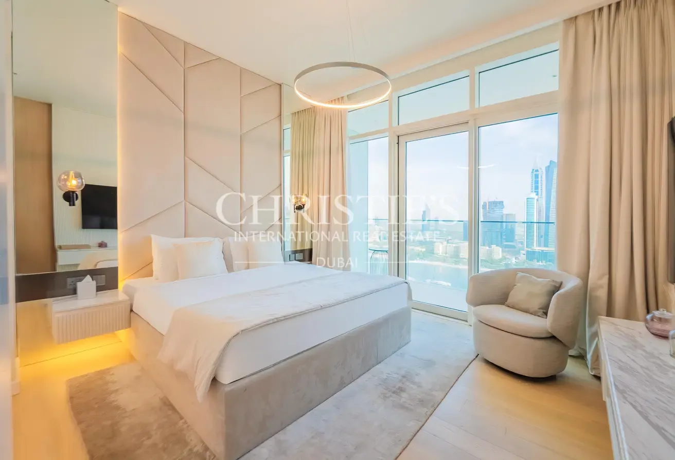 Rule the Skyline: Ultra-Luxury Half-Flr Penthouse