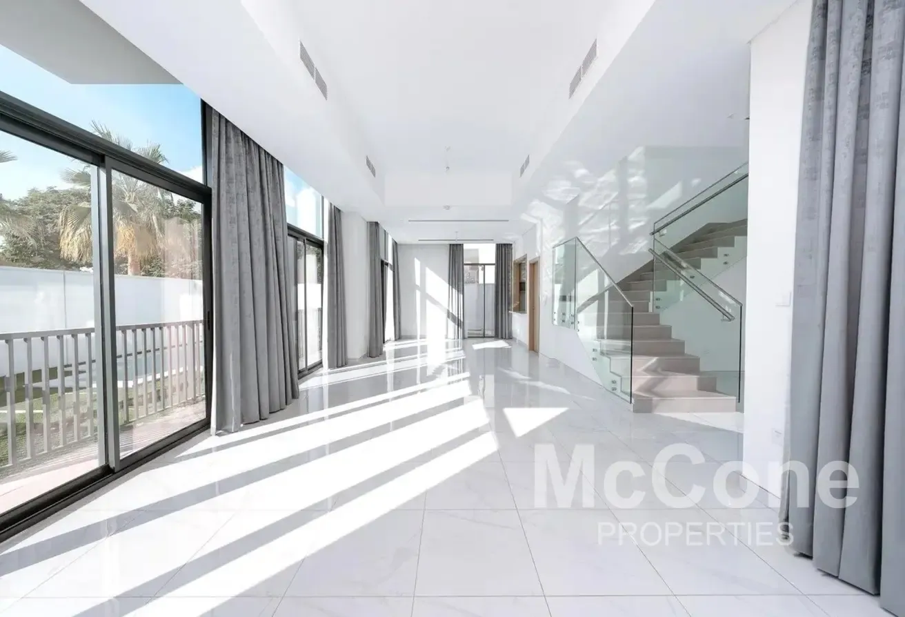 Private Pool | Vacant | Landscaped
