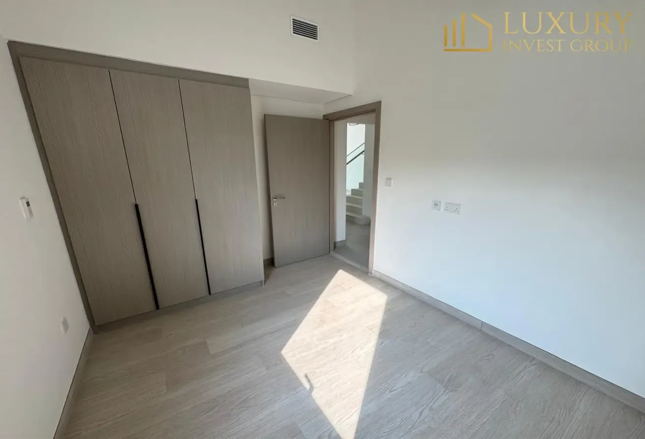 4BR+M  | Corner Plot  | Vastu Unit