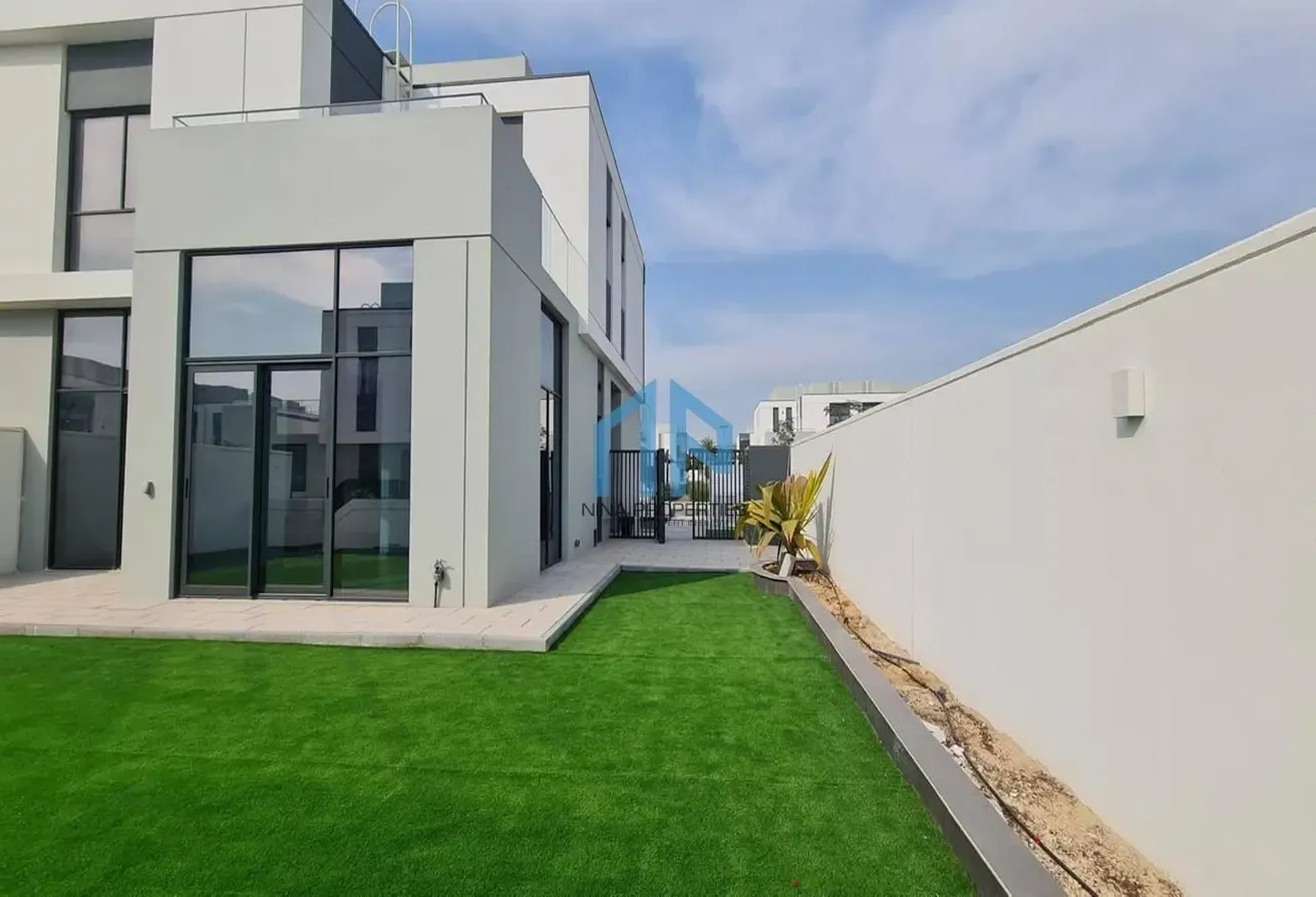 Premium 4 Bed Villa | Corner Unit | Fully Landscaped
