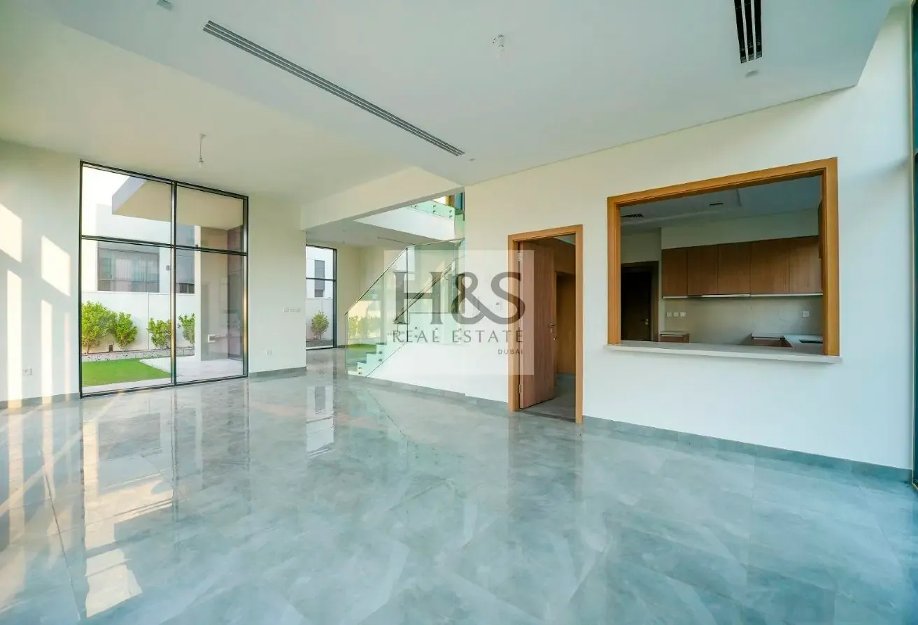 Type A Large | Close to amenities |Single Row