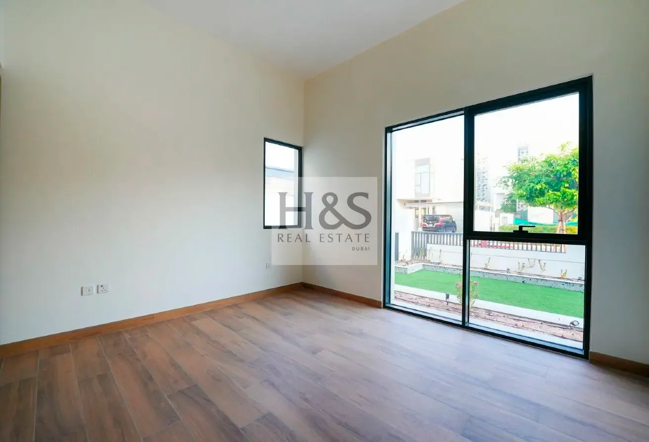Type A Large | Close to amenities |Single Row