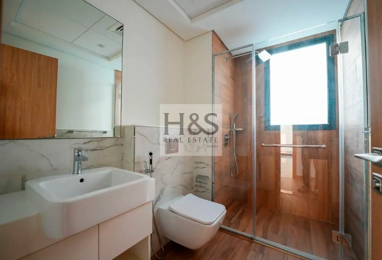Type A Large | Close to amenities |Single Row