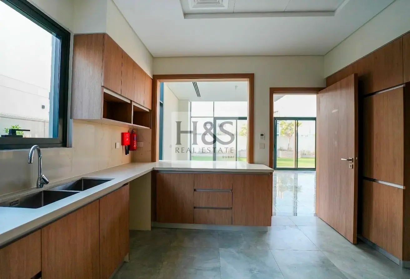 Type A Large | Close to amenities |Single Row