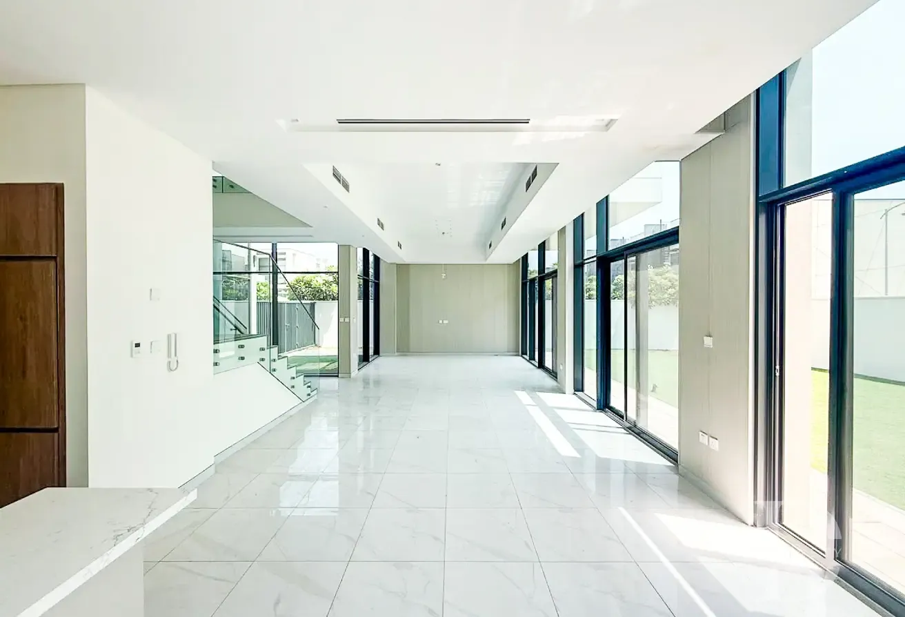 Opposite Pool & Park | With Drivers Room | Vacant
