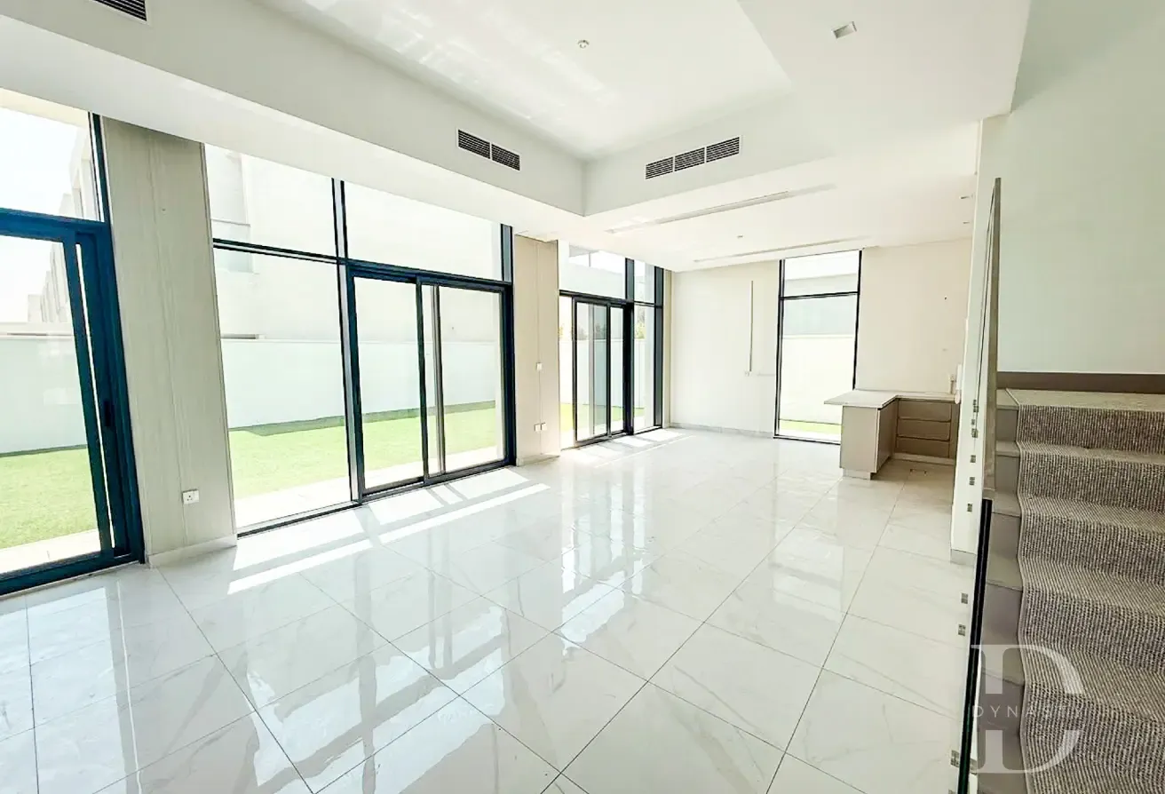 Opposite Pool & Park | With Drivers Room | Vacant
