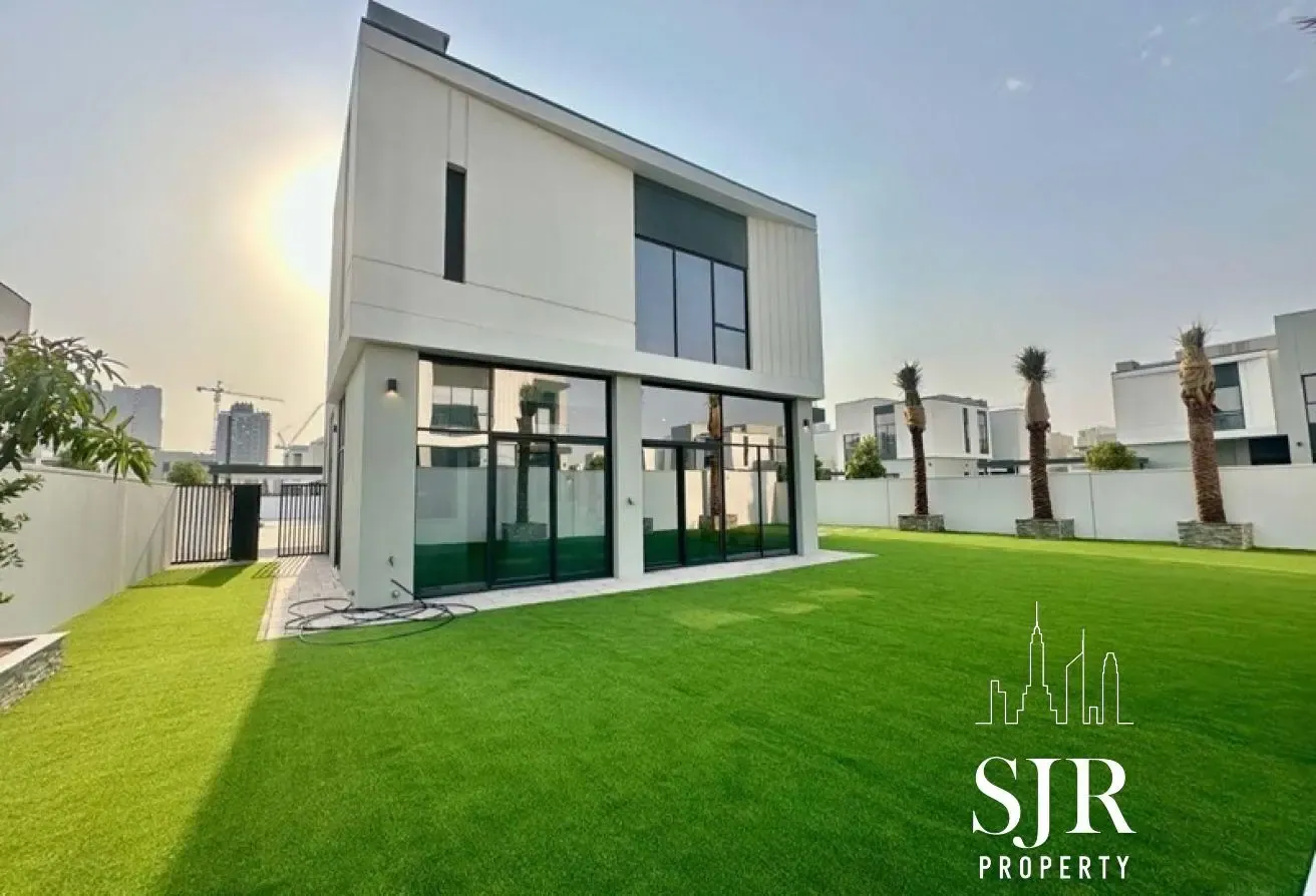 MOTIVATED | LANDSCAPED | CORNER NEAR POOL