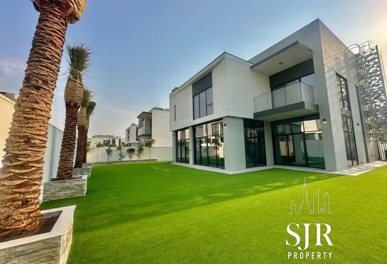 MOTIVATED  | LANDSCAPED | CORNER NEAR POOL