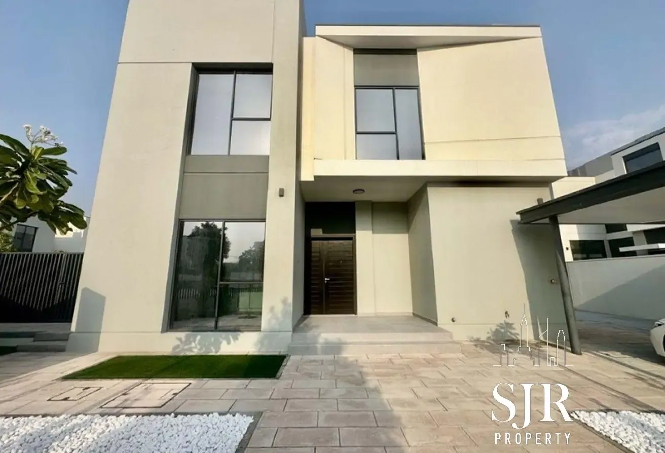 MOTIVATED  | LANDSCAPED | CORNER NEAR POOL