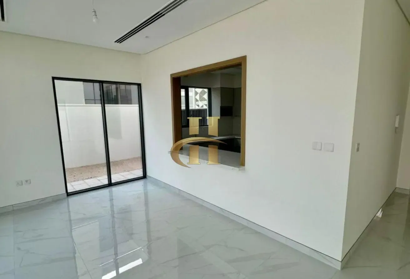 Park View | Corner Unit | Spacious Layout