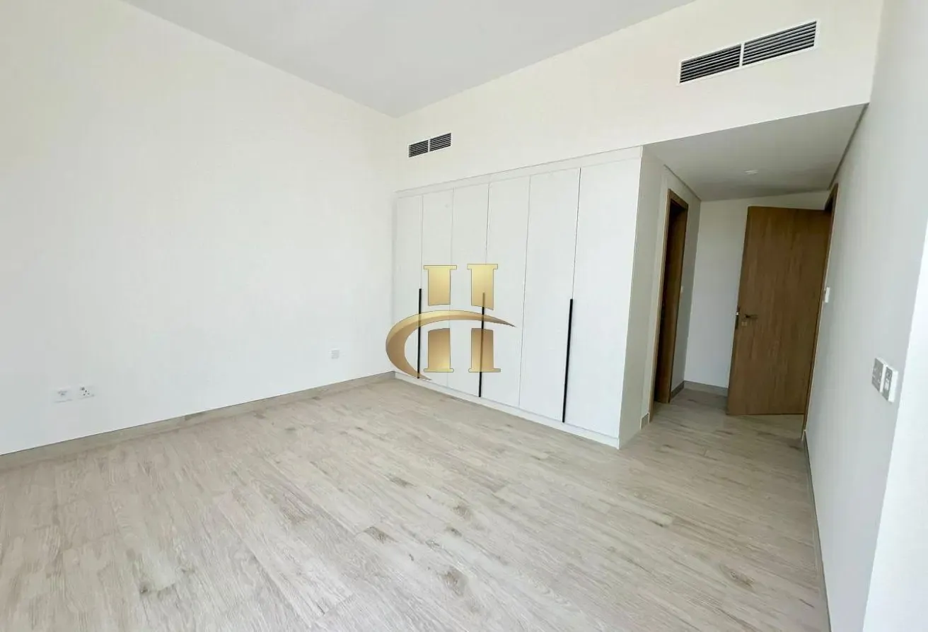 Spacious | Corner Unit | Park View