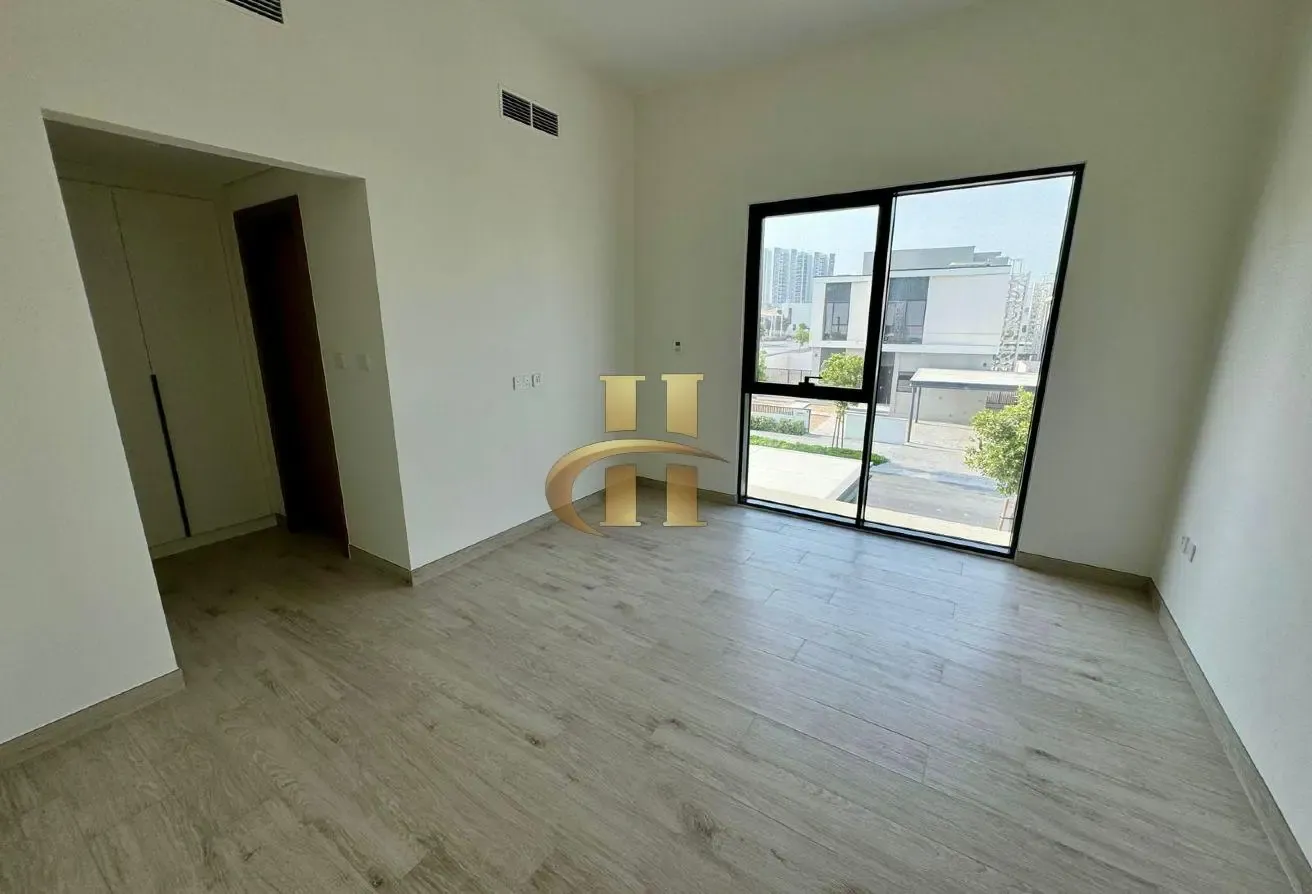 Spacious | Corner Unit | Park View