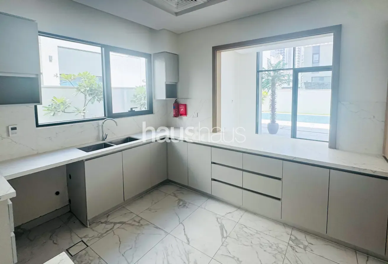 Standalone | Private Pool | Great Community