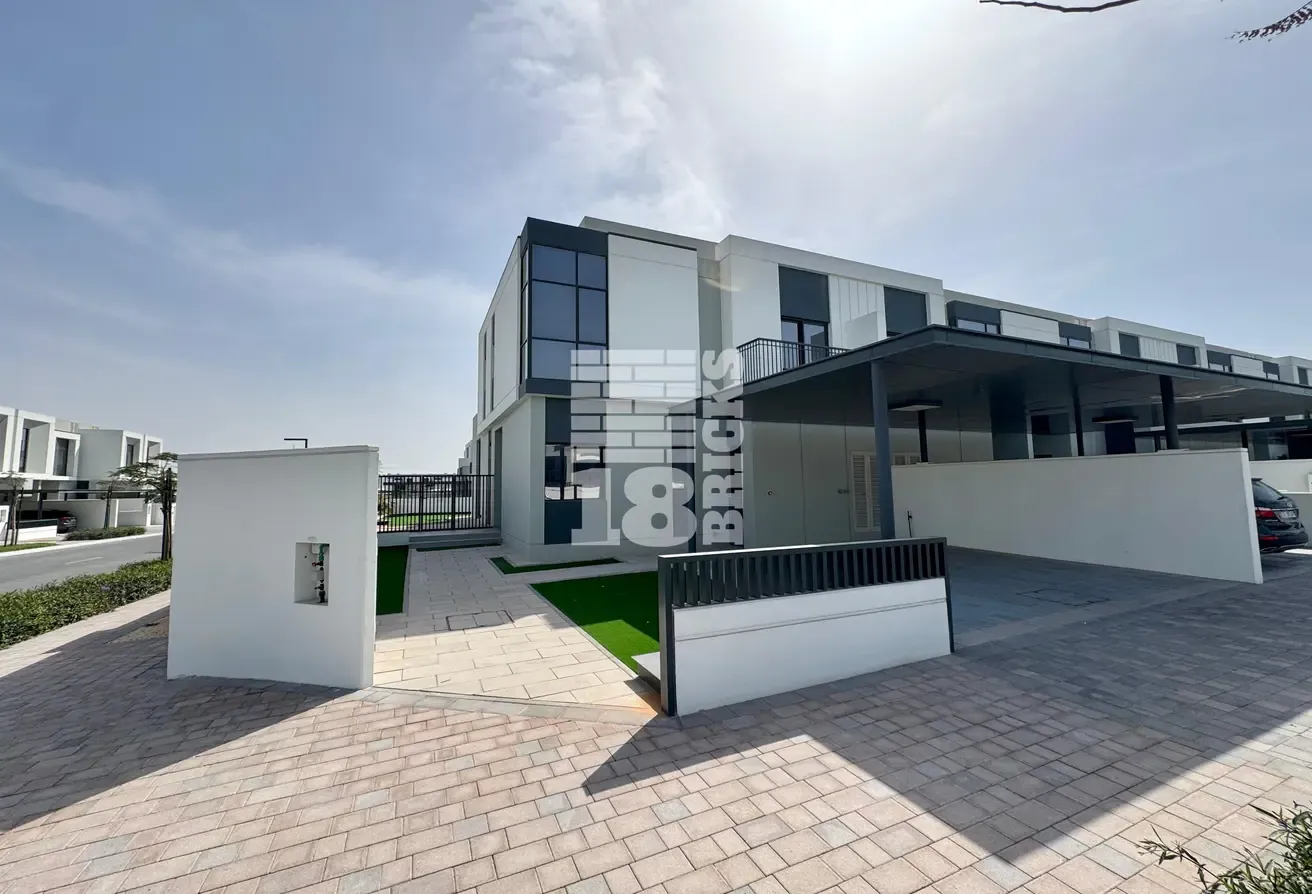 4 Bedrooms + Maid | Full Garden | Available Sept