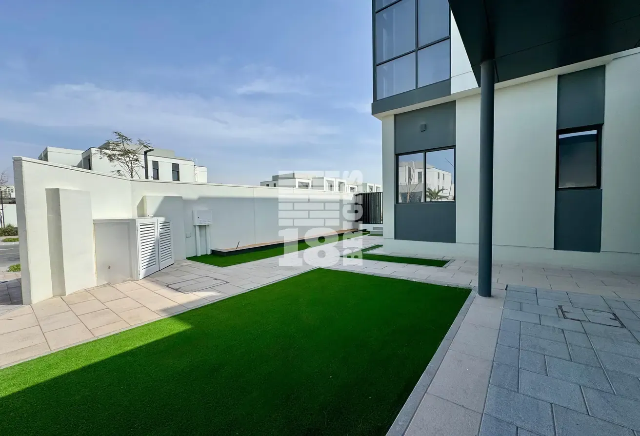 4 Bedrooms + Maid |  Full Garden | Available Sept