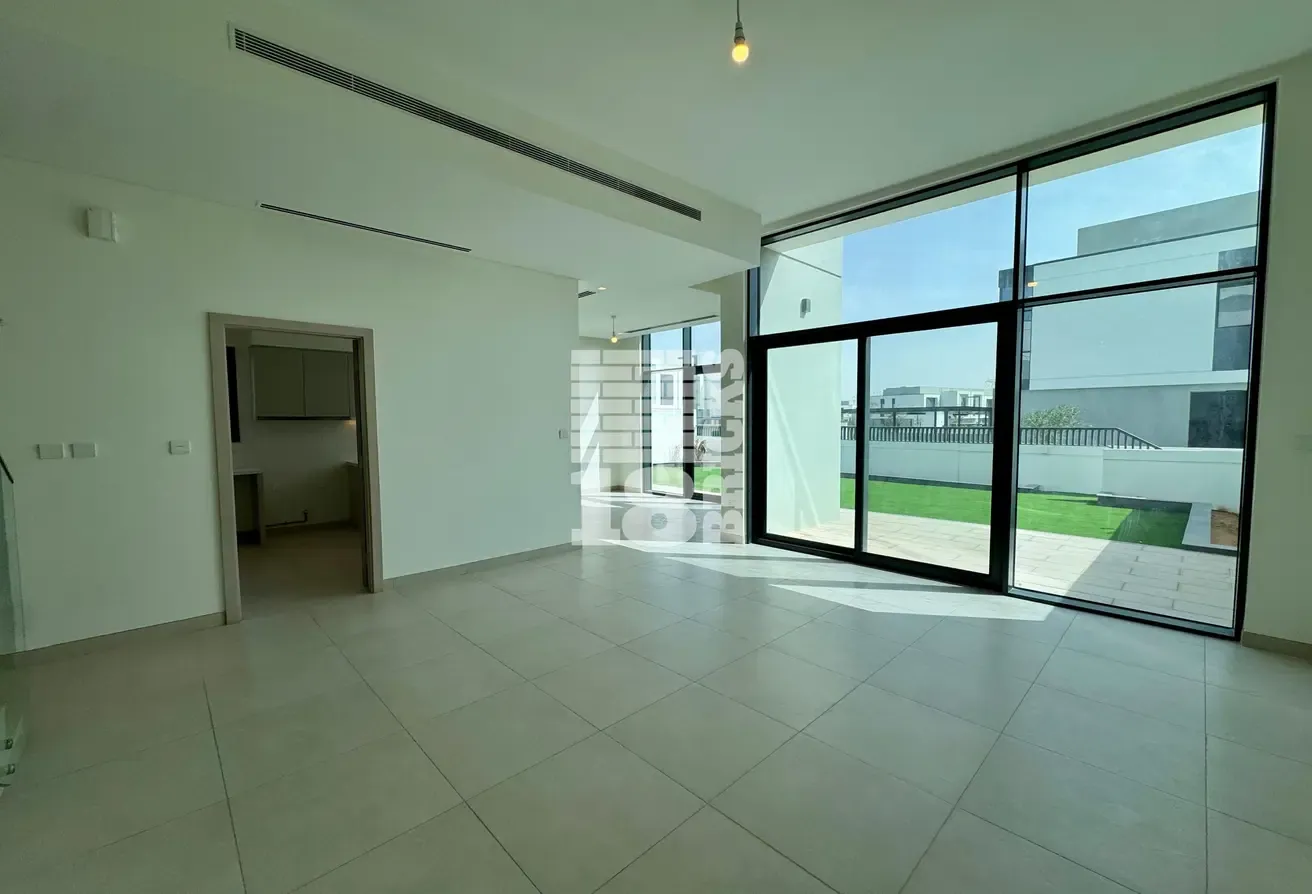 4 Bedrooms + Maid |  Full Garden | Available Sept