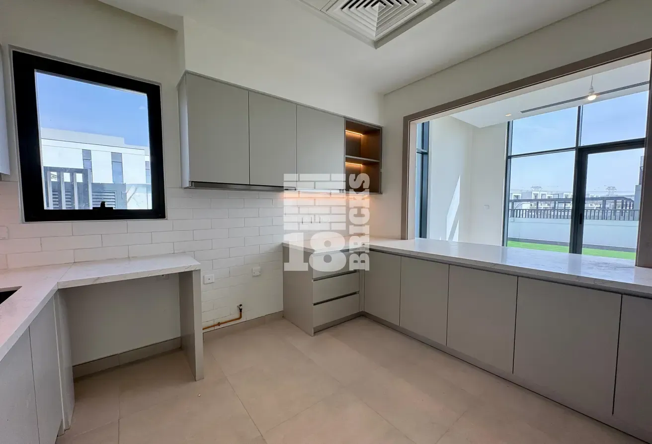 4 Bedrooms + Maid |  Full Garden | Available Sept