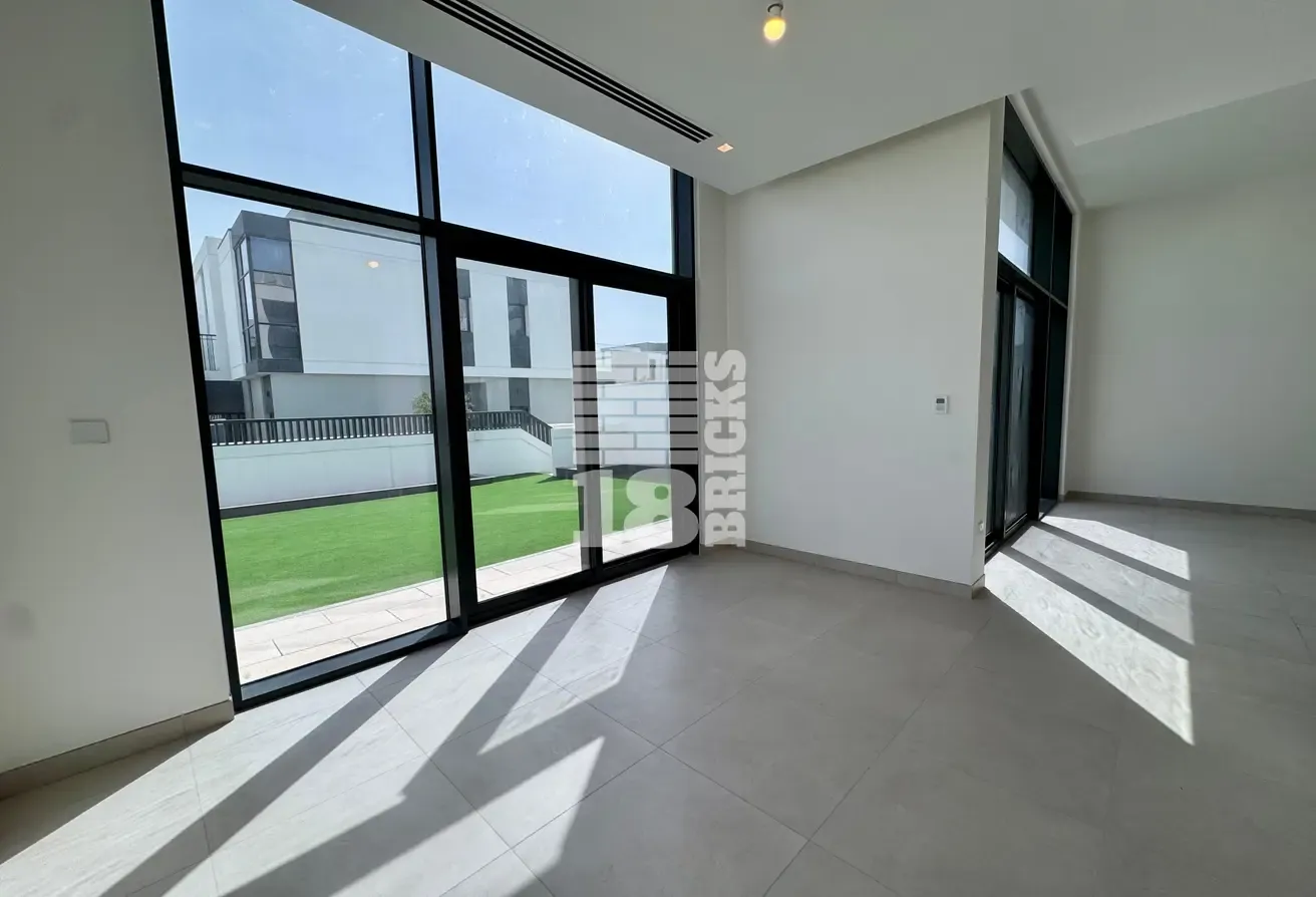 4 Bedrooms + Maid |  Full Garden | Available Sept