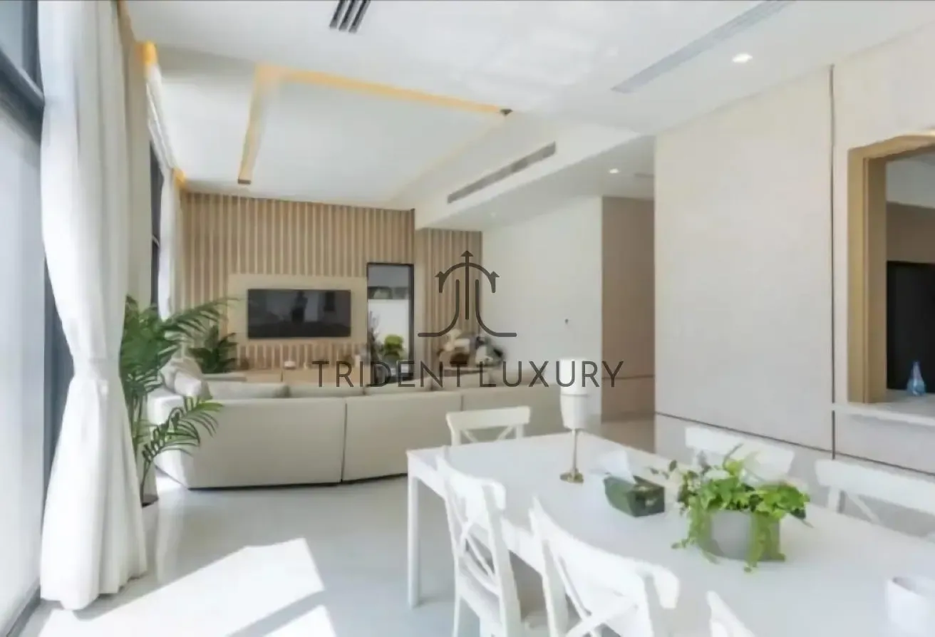 Community Living | Private Garden | Vacant