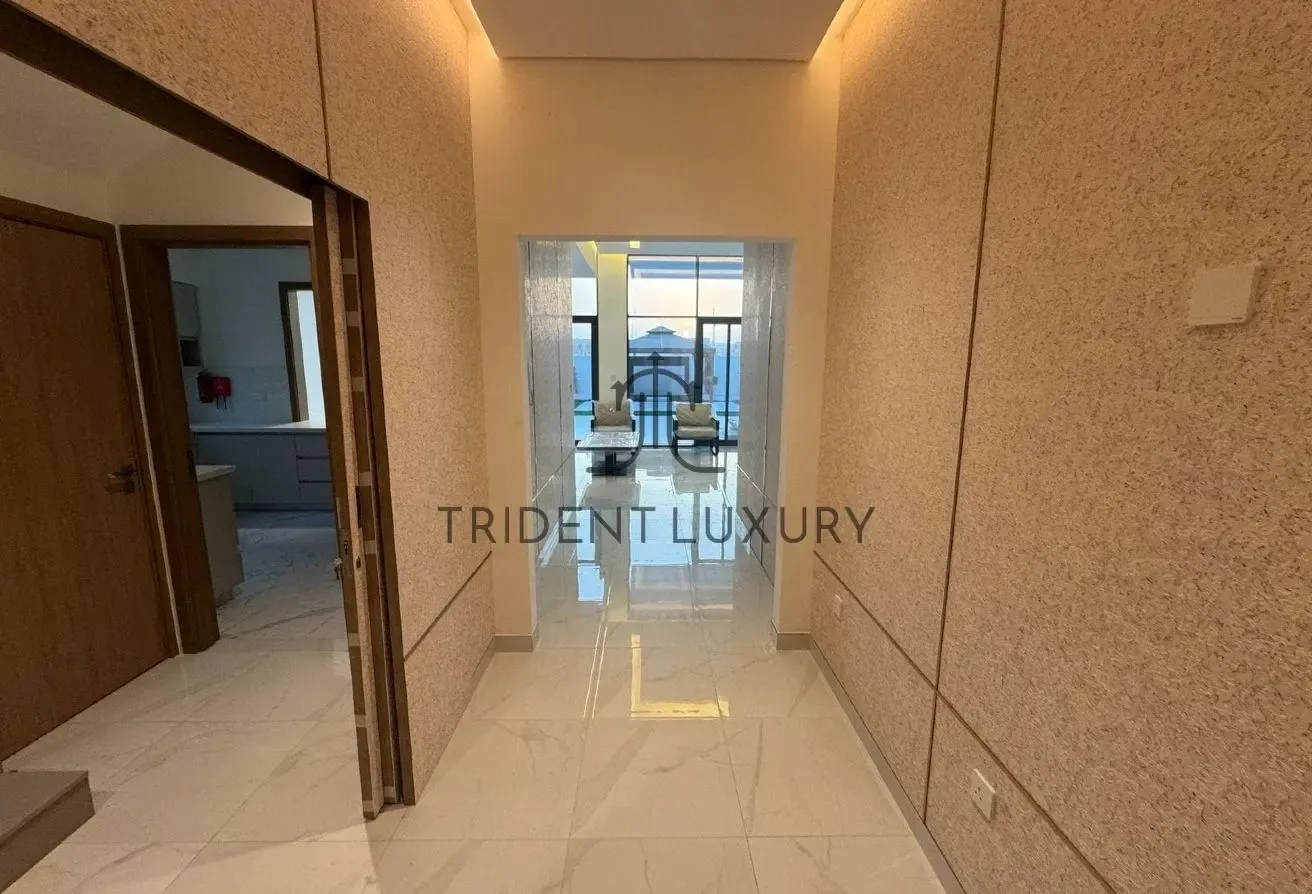 Community Living | Private Garden | Vacant