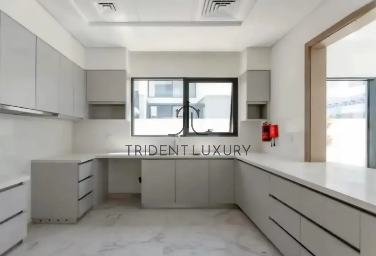 Community Living | Private Garden | Vacant