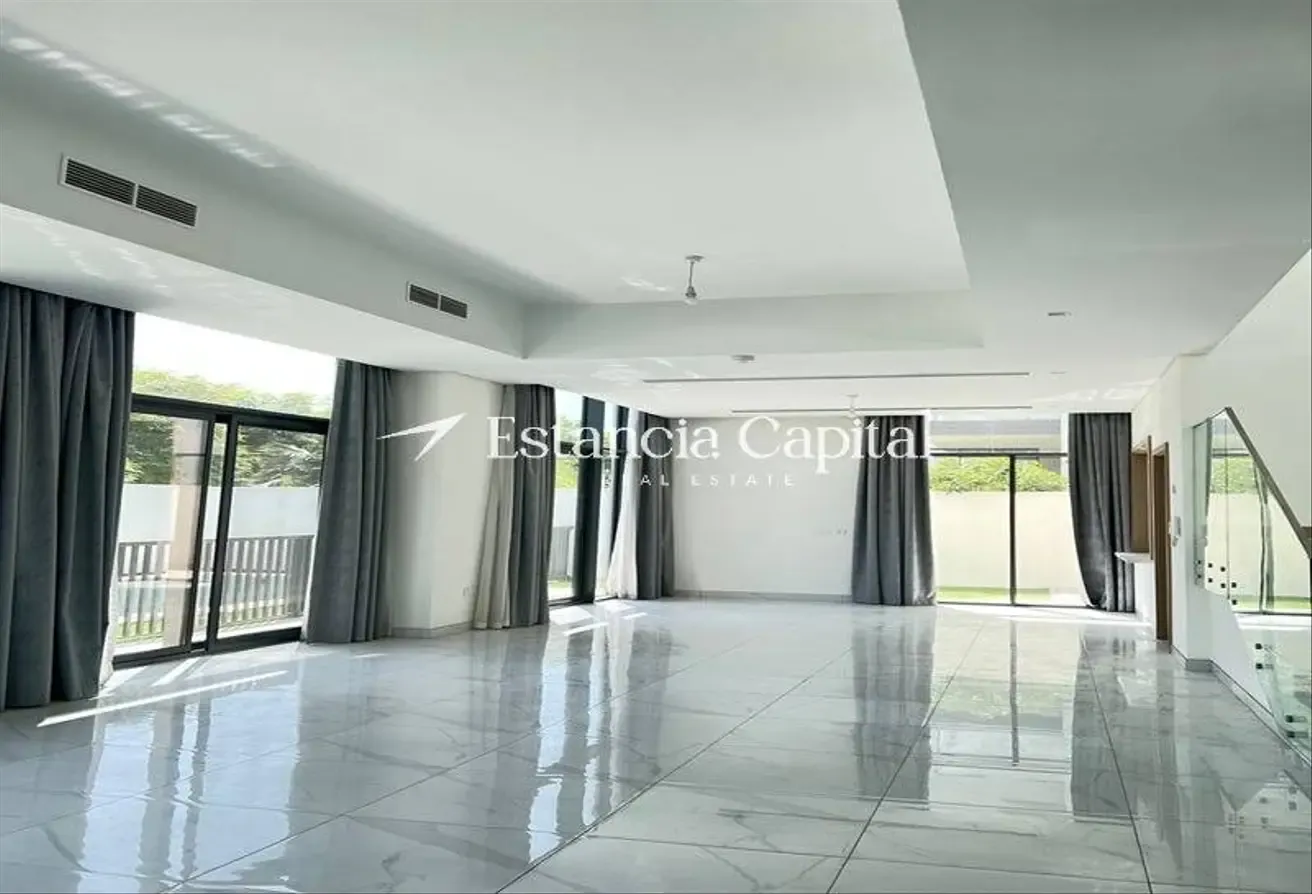 VACANT | PRIVATE POOL | BRAND NEW