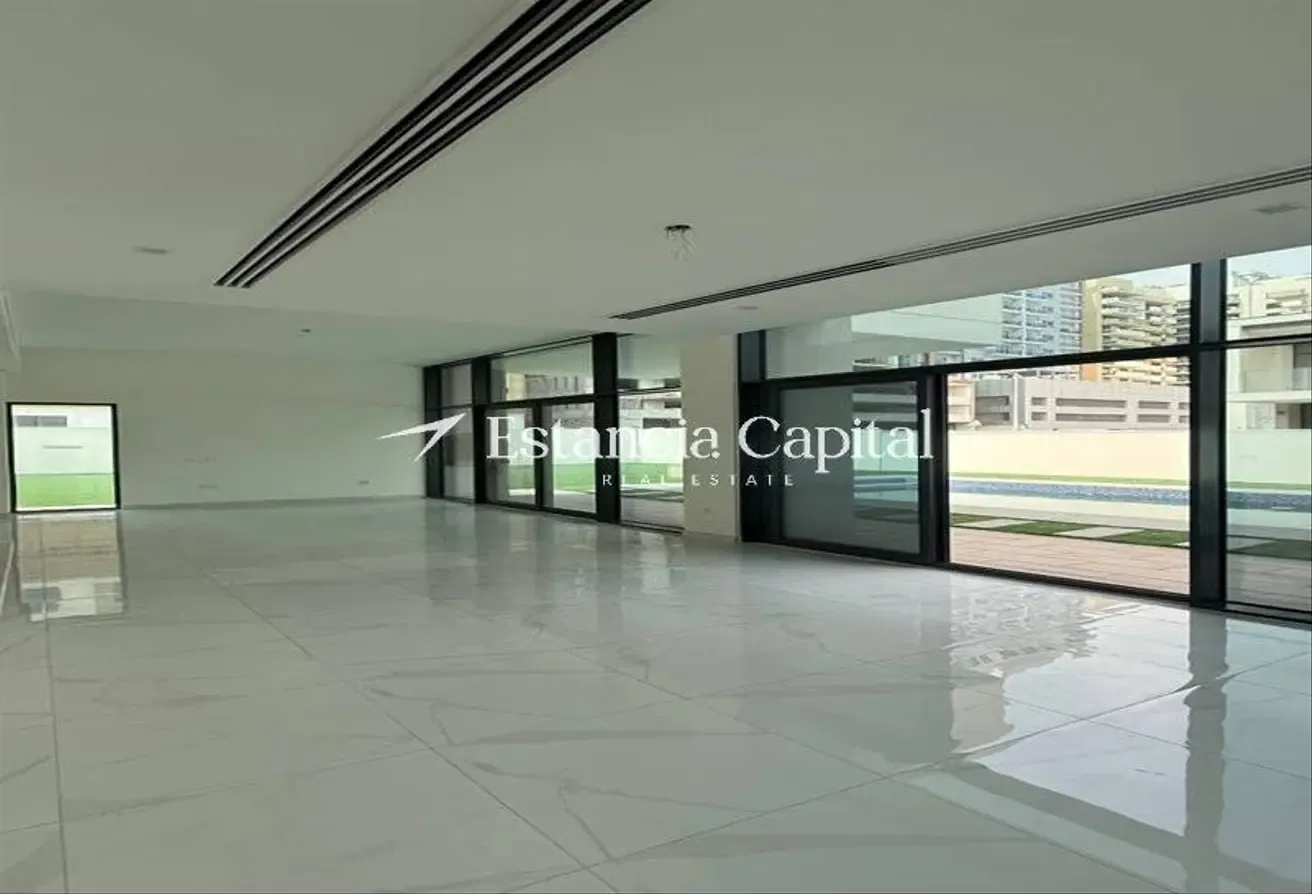 PRIVATE POOL | VACANT | PRIME LOCATION