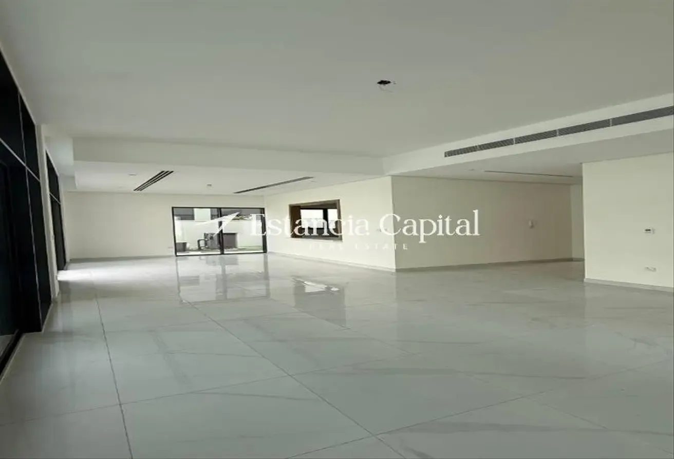 PRIVATE POOL | VACANT | PRIME LOCATION
