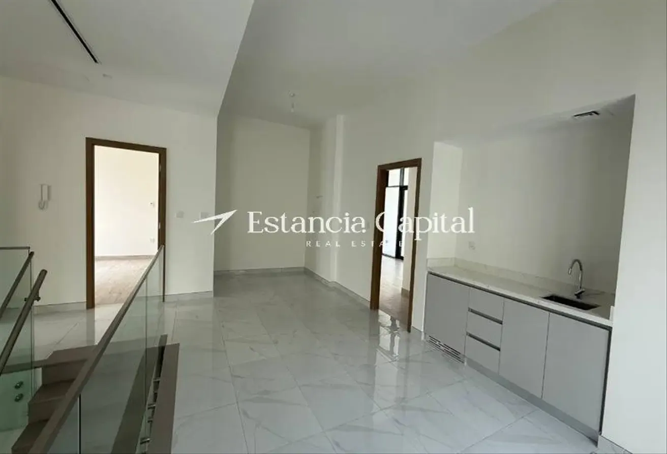 PRIVATE POOL | VACANT | PRIME LOCATION