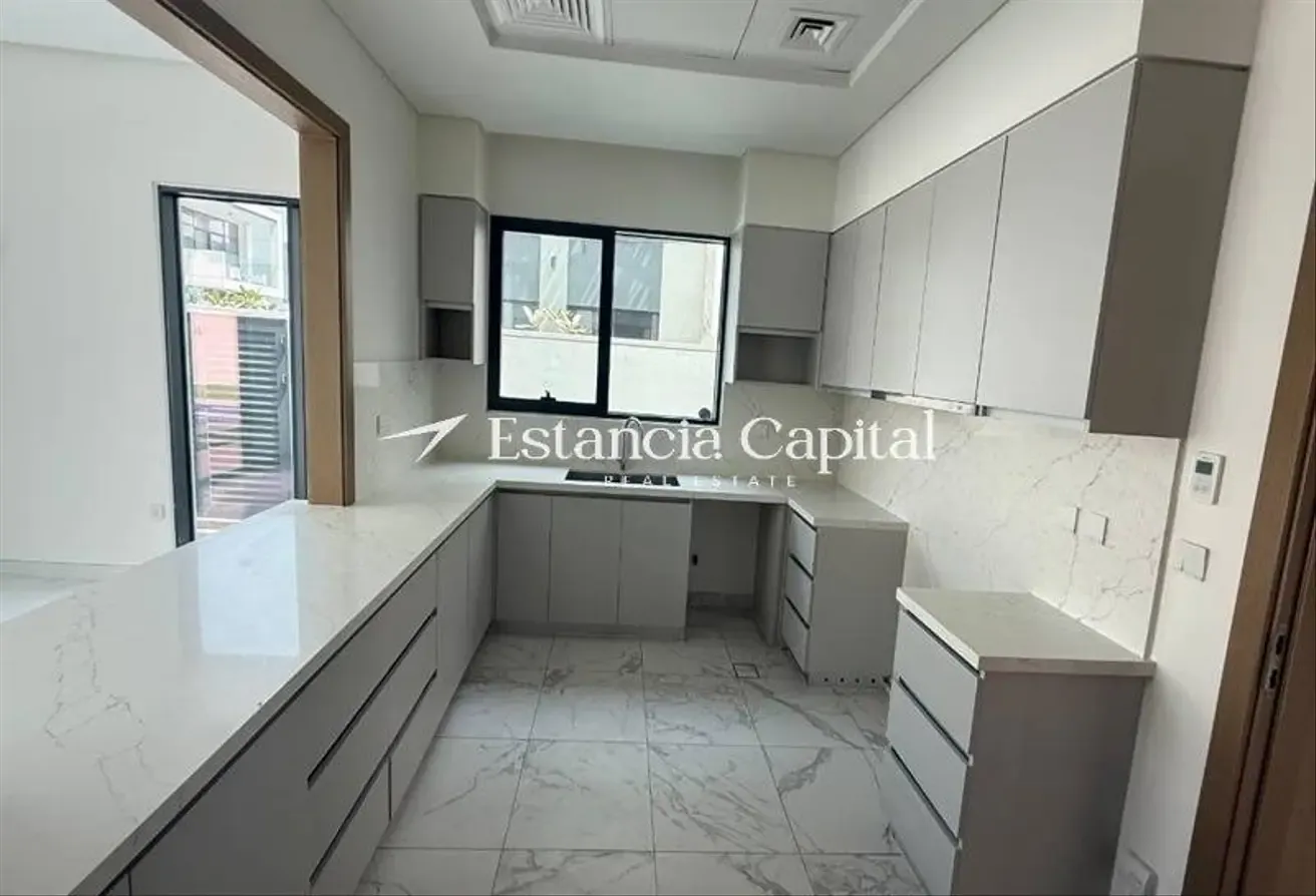 PRIVATE POOL | VACANT | PRIME LOCATION