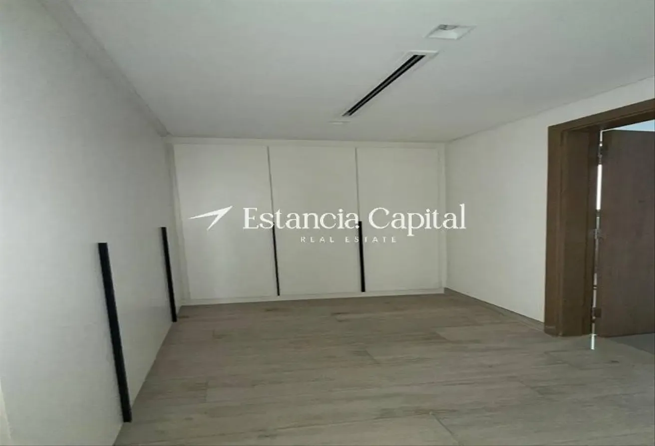 PRIVATE POOL | VACANT | PRIME LOCATION