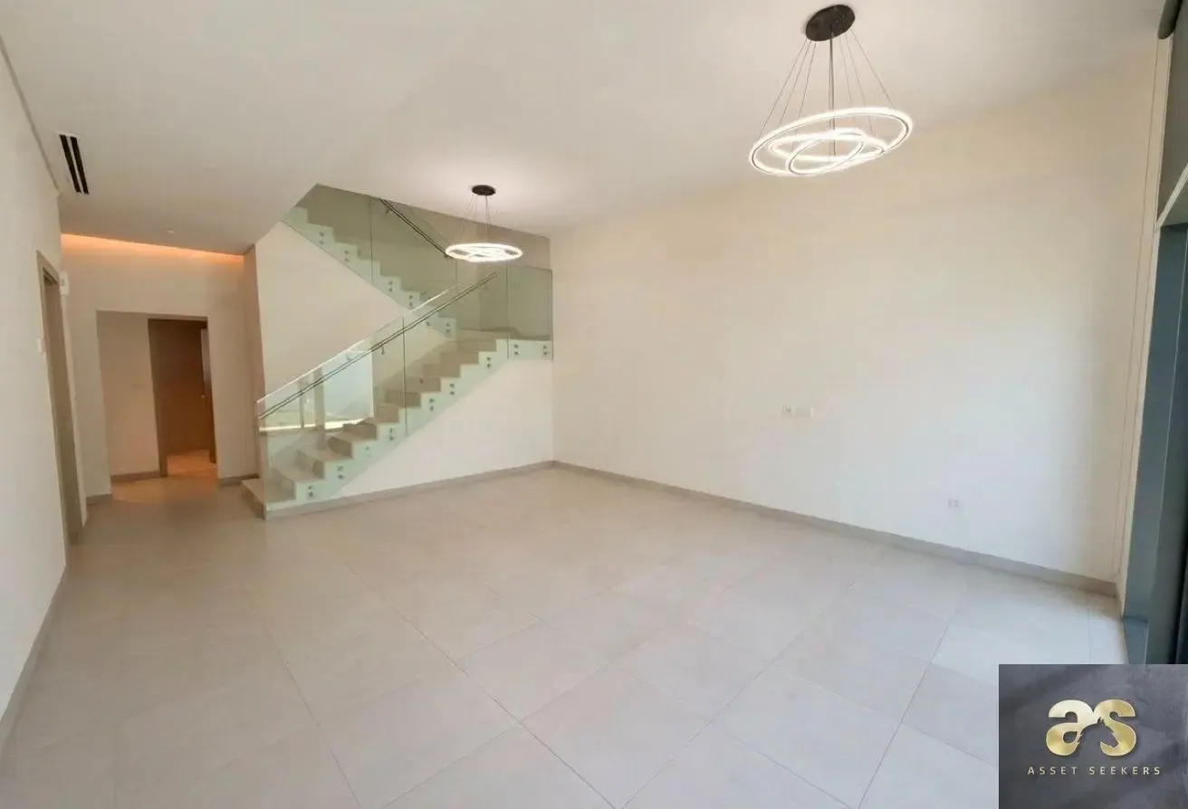 4BR+M | Corner | Park View | Vacant