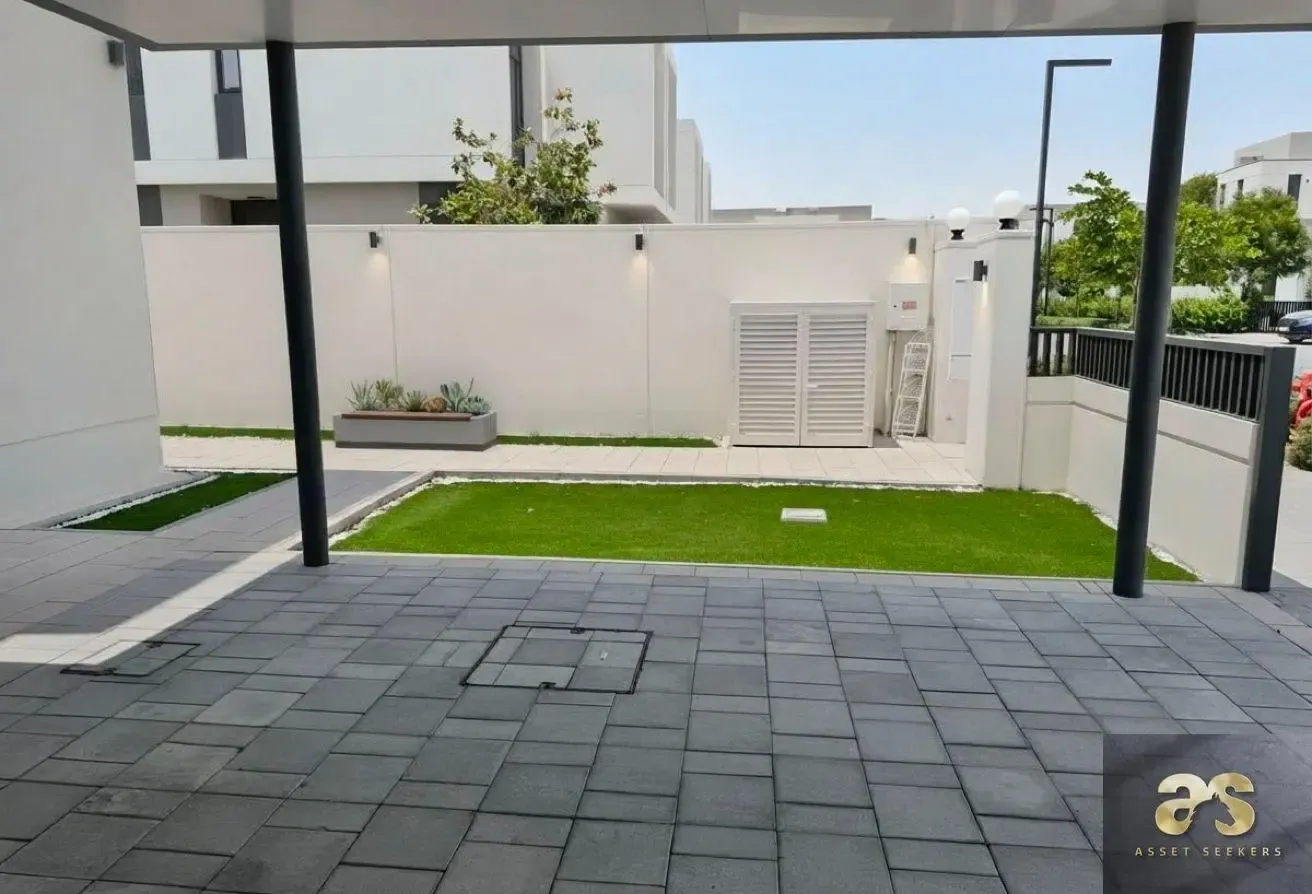 4BR+M | Corner | Park View | Vacant