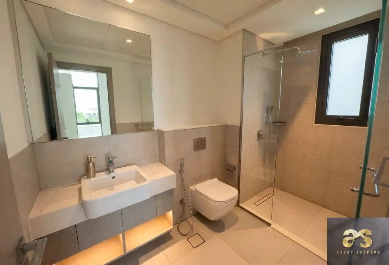 4BR+M | Corner | Park View | Vacant