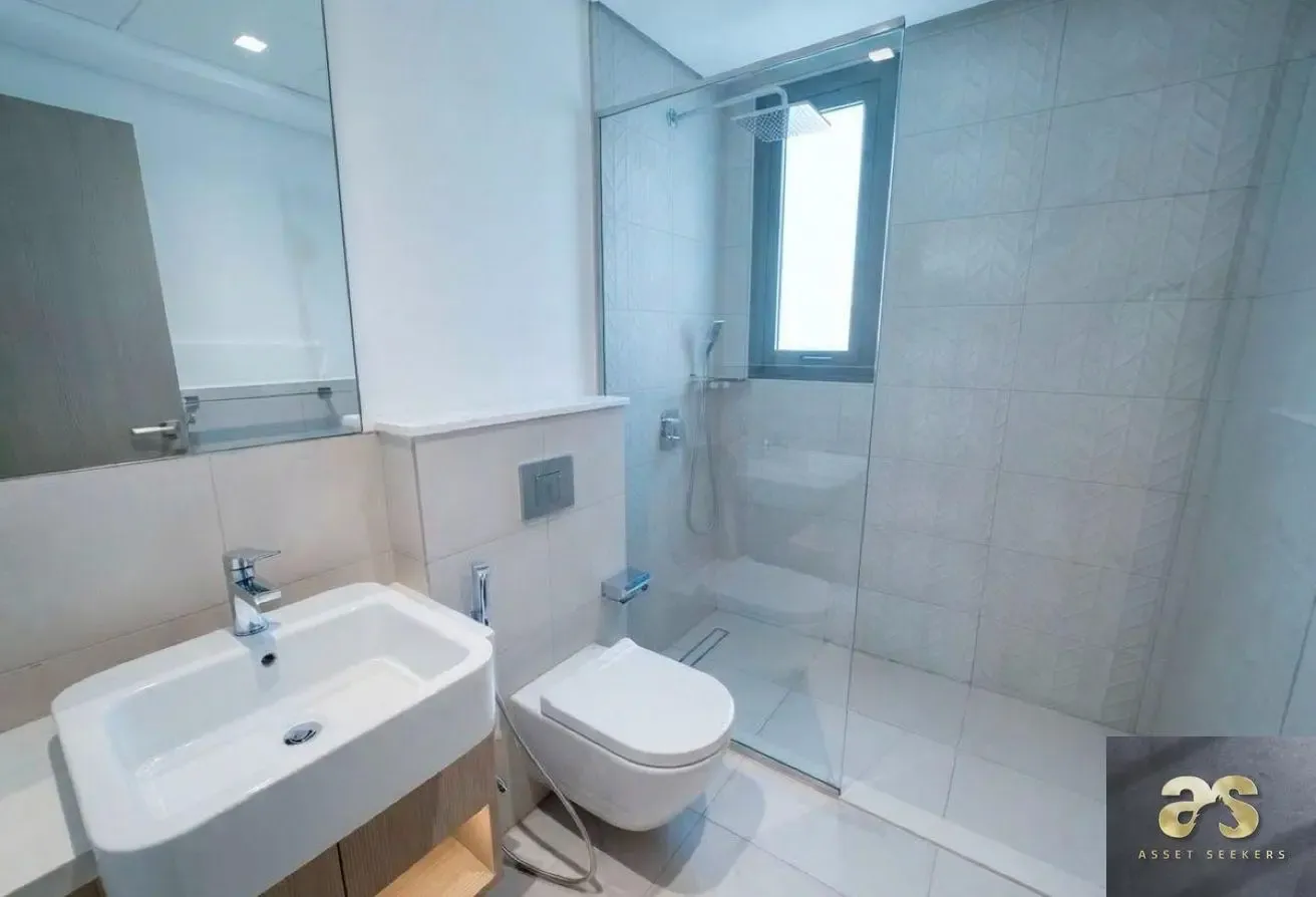 4BR+M | Corner | Park View | Vacant