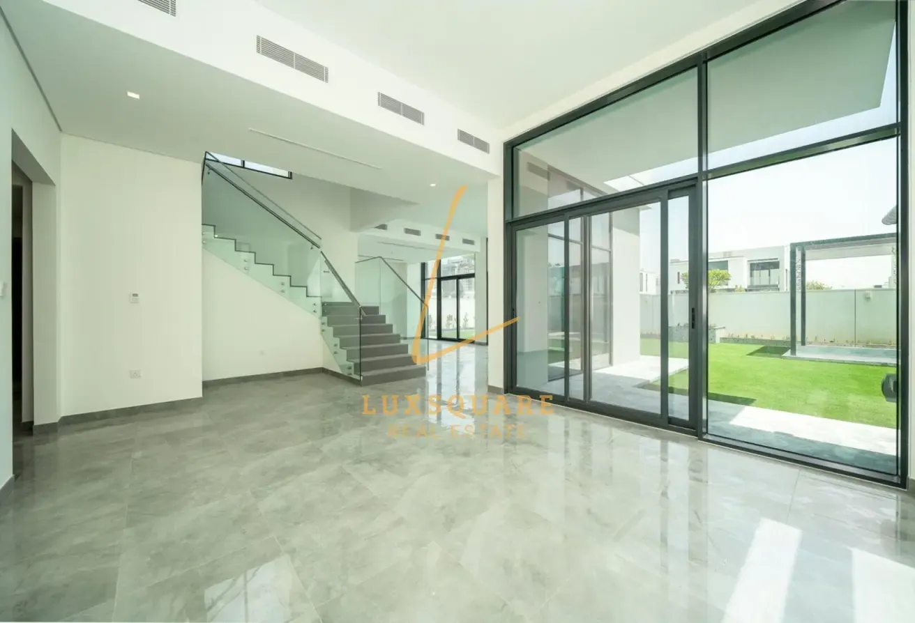 Vacant 4BR+Maid Villa | Spacious Layout