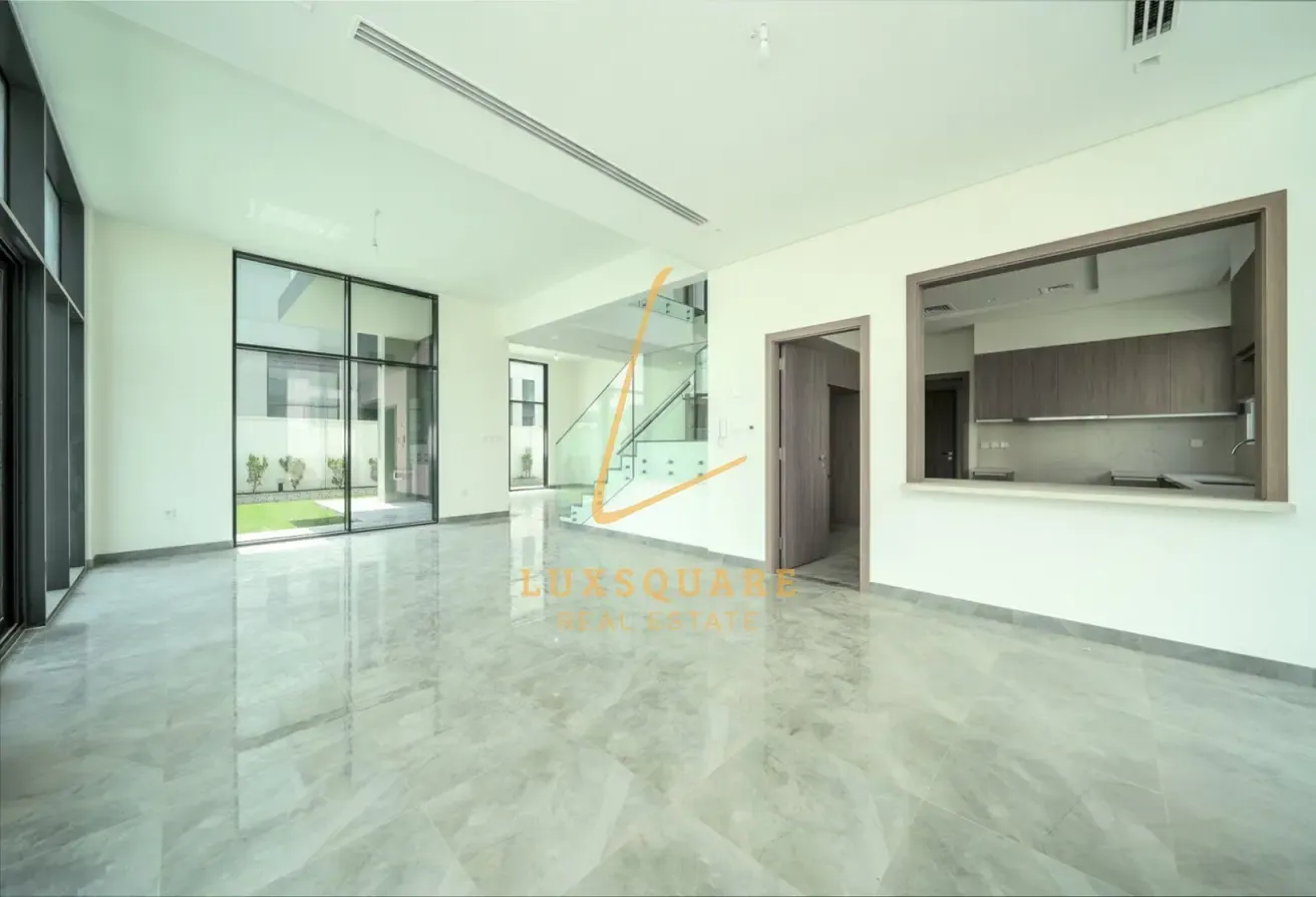 Vacant 4BR+Maid Villa | Spacious Layout