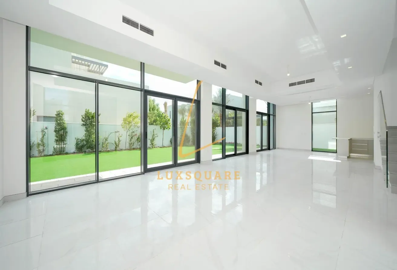 Spacious 5BR Villa I Type B I Single Row