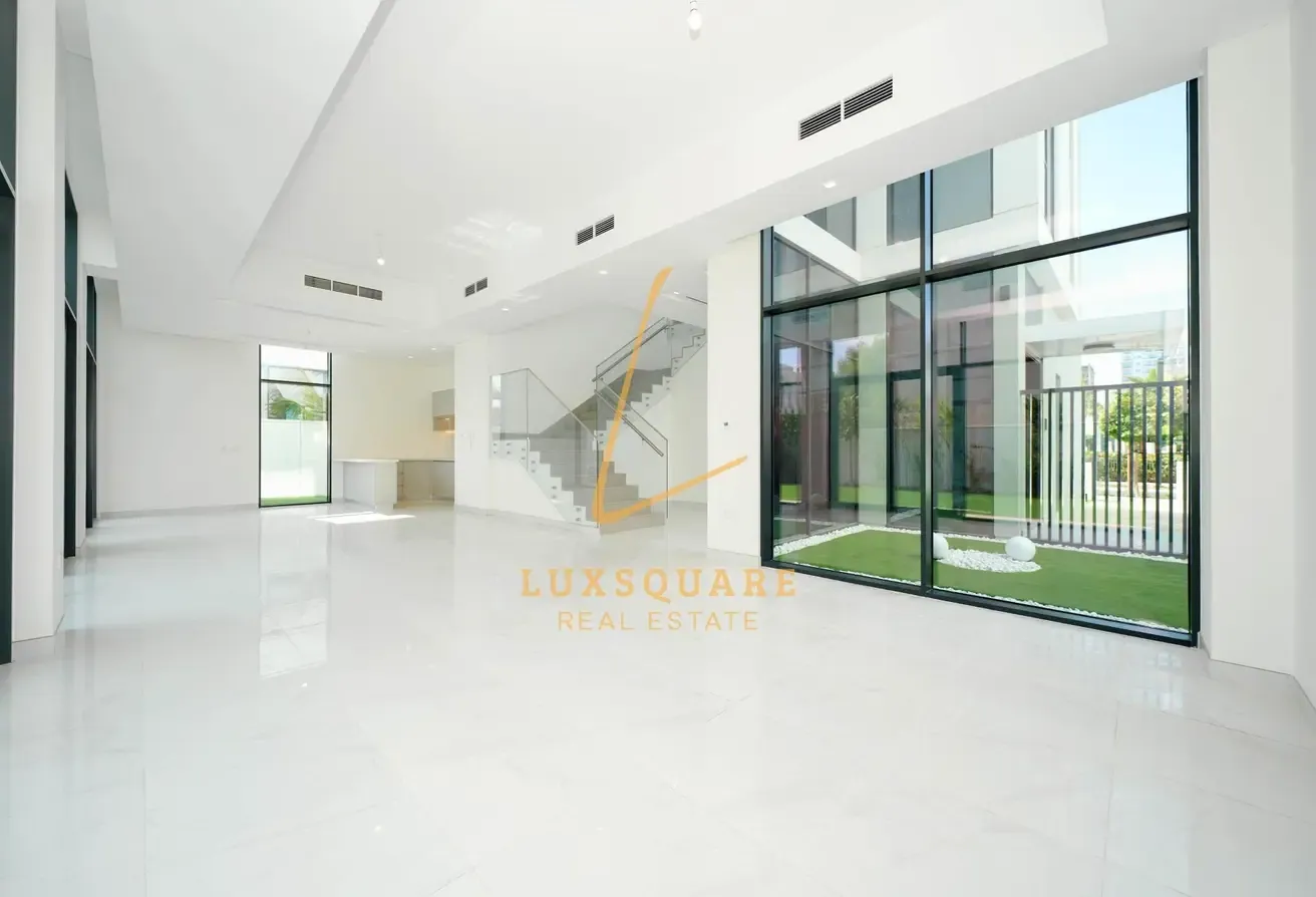 Spacious 5BR Villa I Type B I Single Row