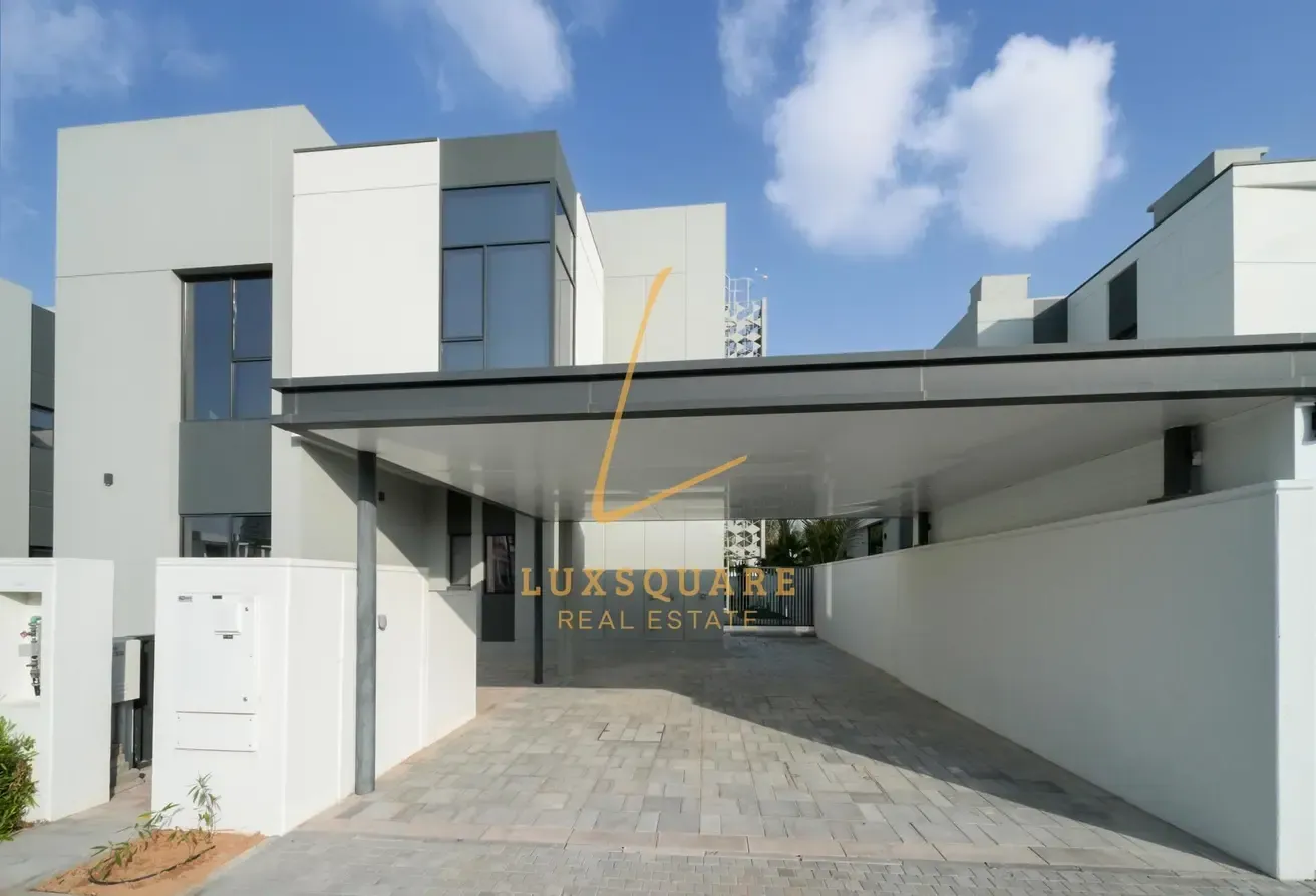Spacious 5BR Villa I Type B I Single Row