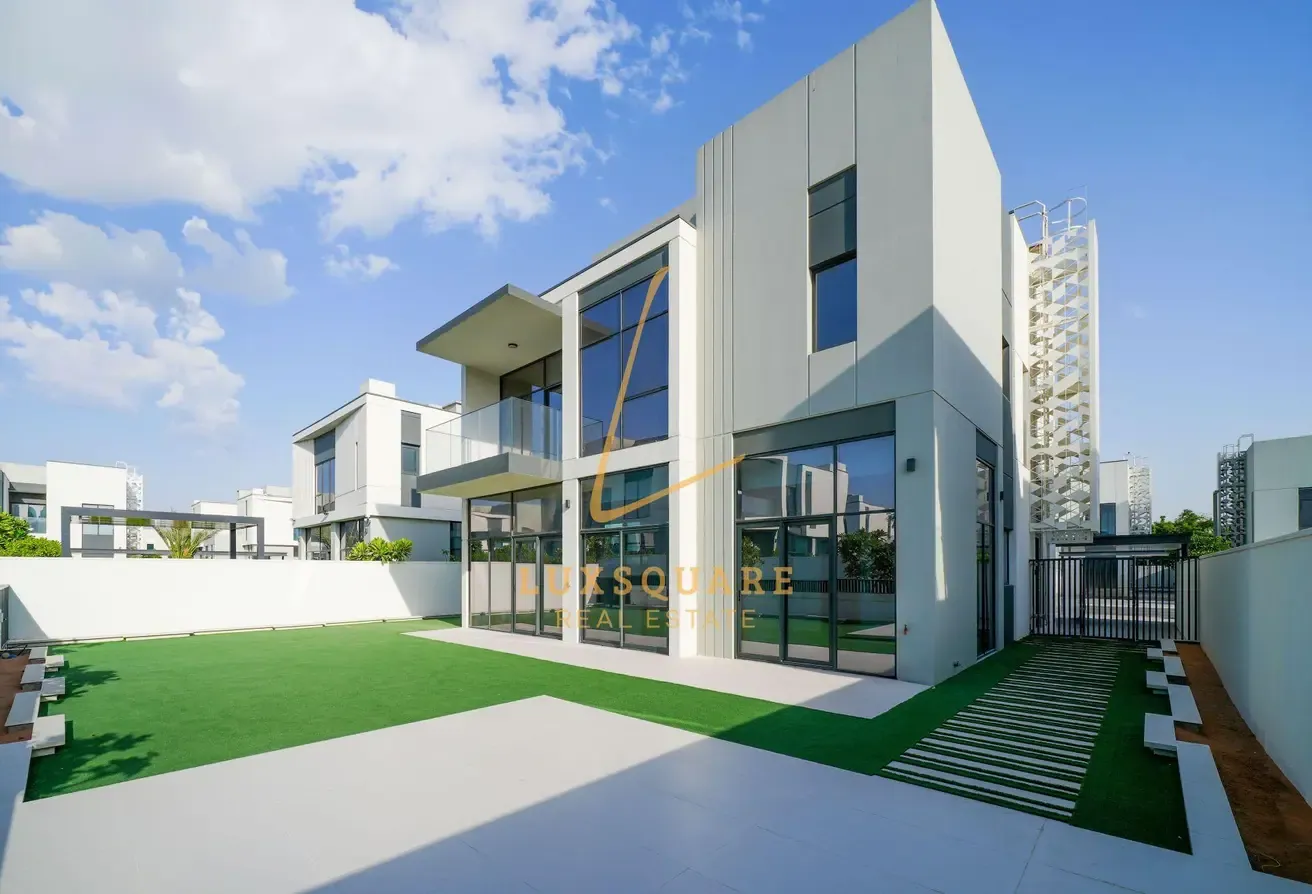 Vacant I Large Type | Upstairs Living | Landscaped