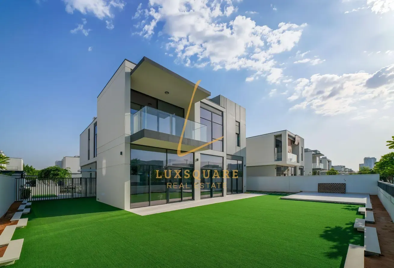 Vacant I Large Type | Upstairs Living | Landscaped