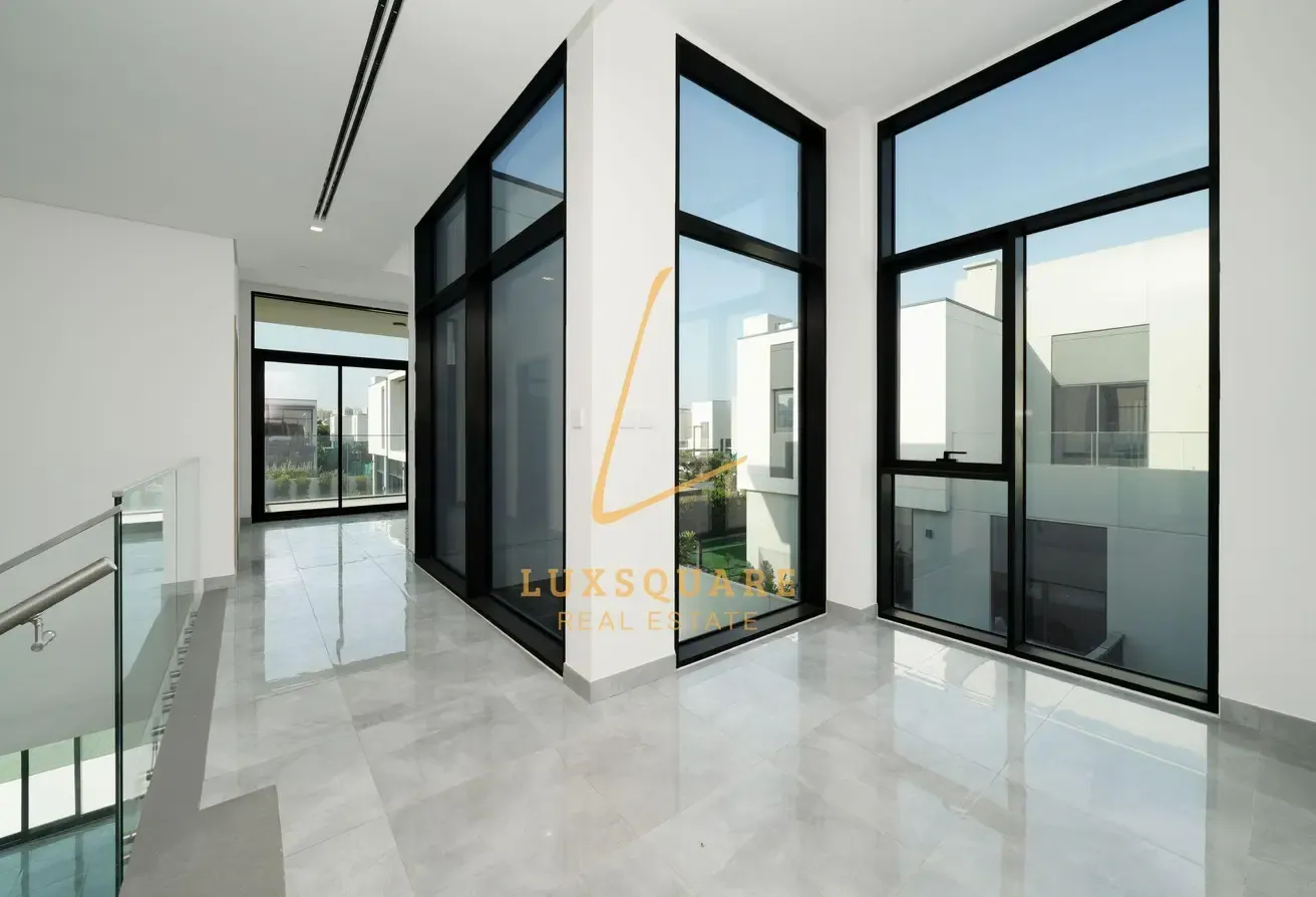 Vacant I Large Type | Upstairs Living | Landscaped