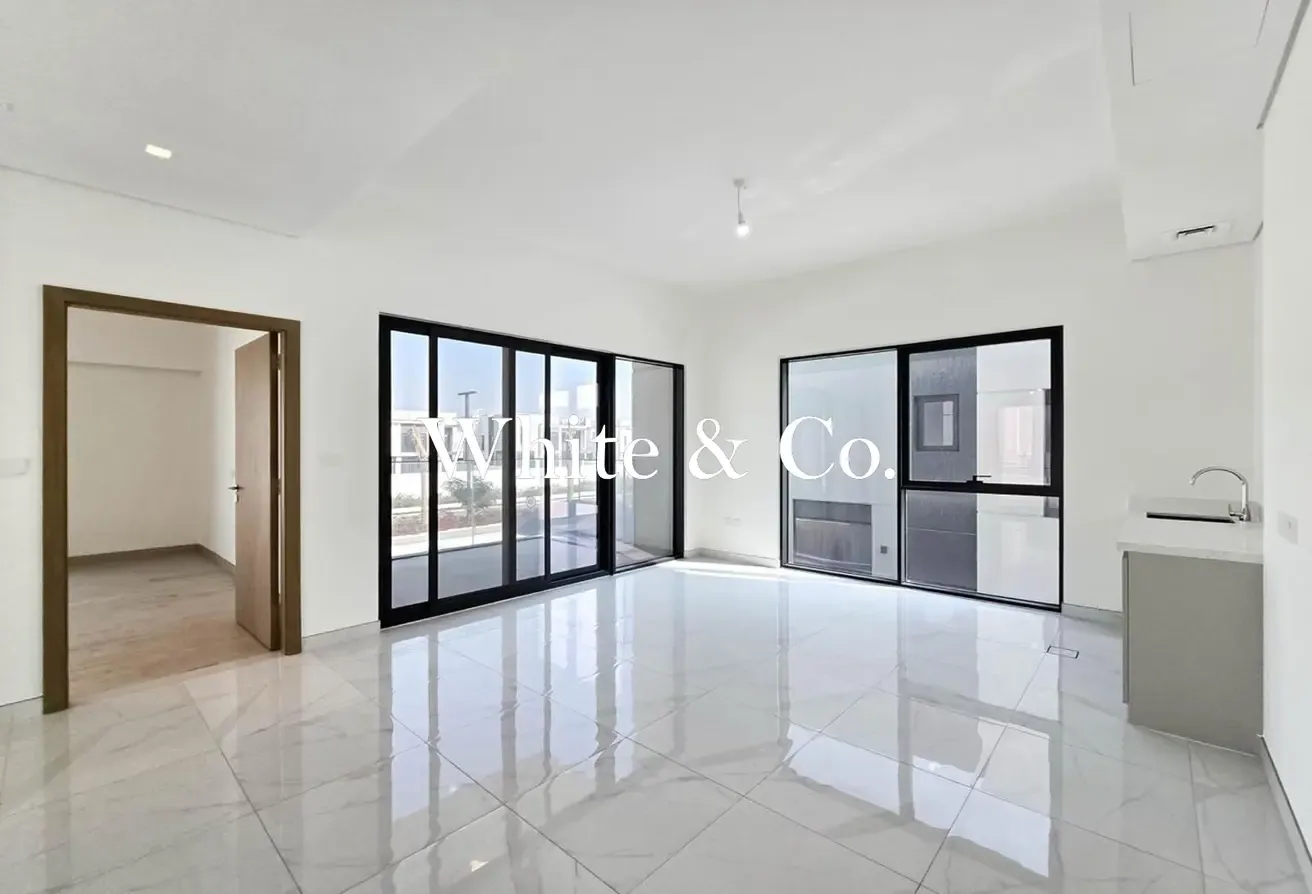 Corner | Single Row | Premium Location