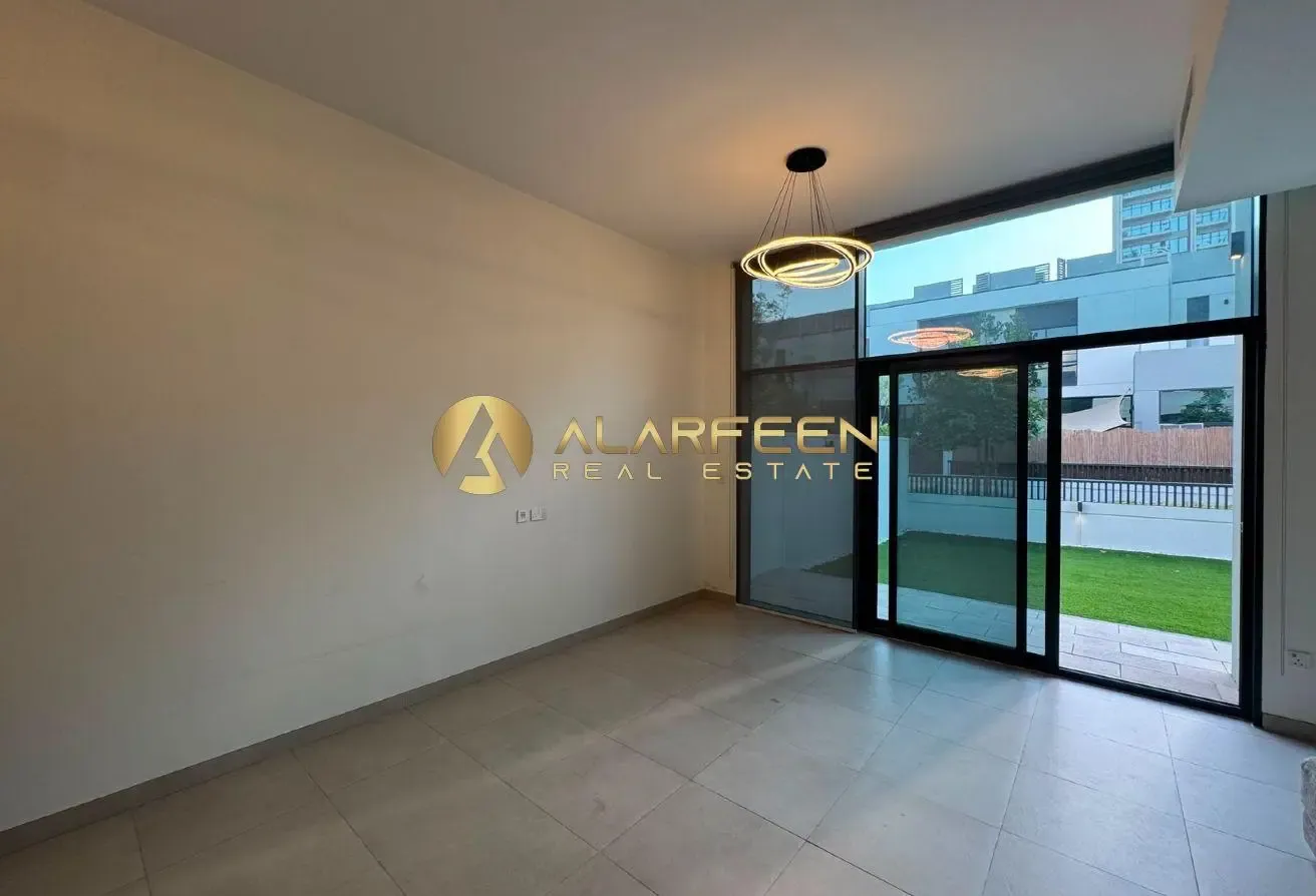 Spacious 4BR + Maid | Park View | Corner Villa