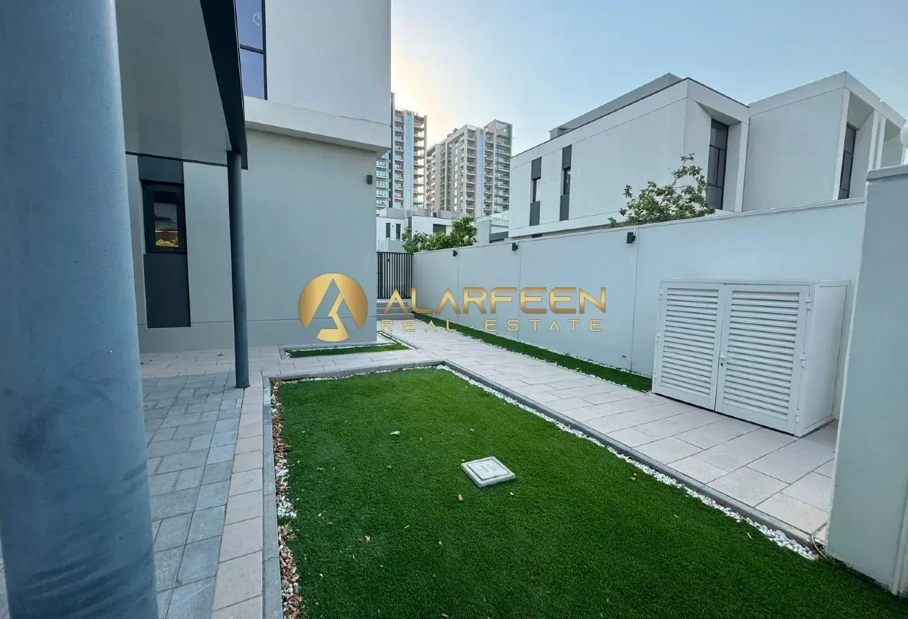Spacious 4BR + Maid | Park View | Corner Villa