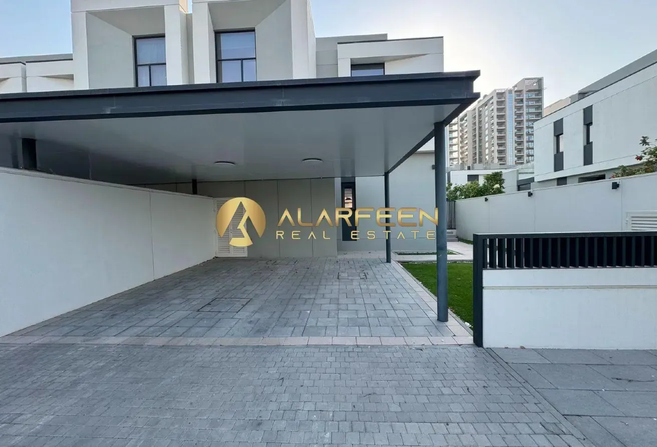 Spacious 4BR + Maid | Park View | Corner Villa