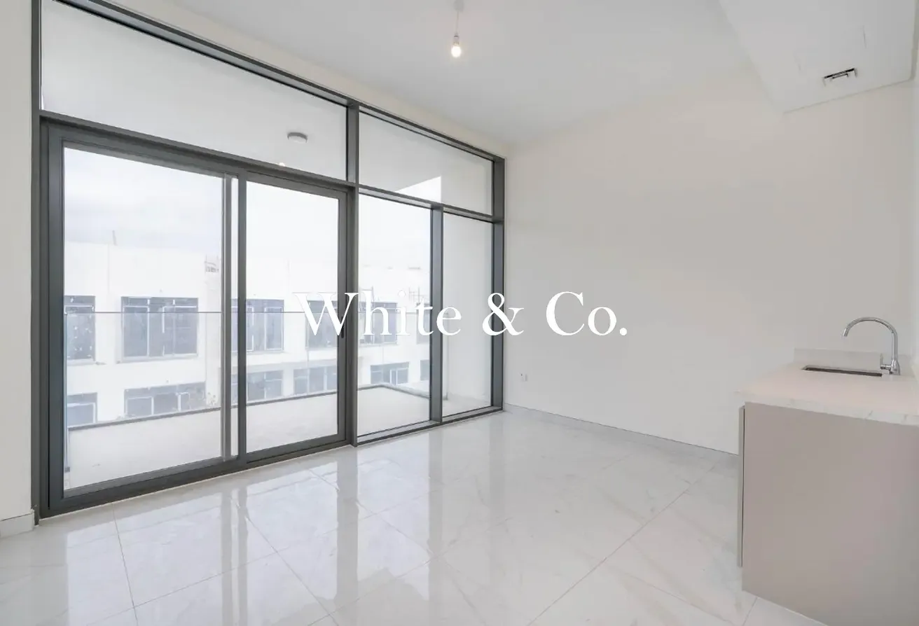 Large Plot | Drivers Room |  Private Pool